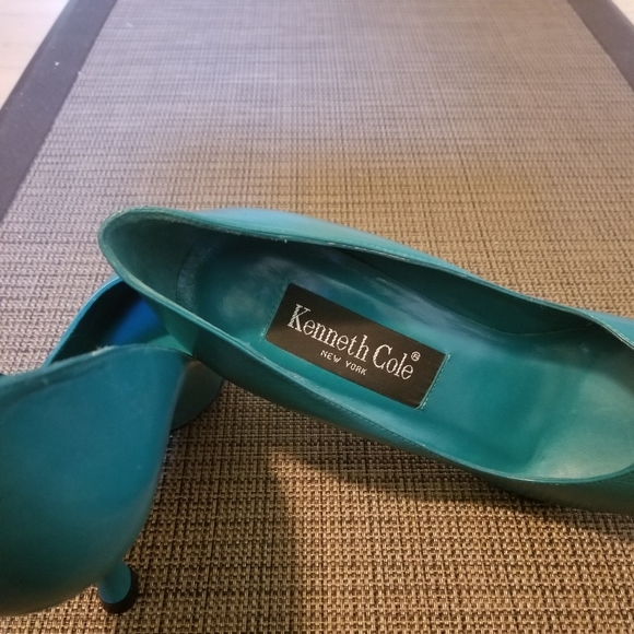KENNETH COLE Teal Leather Heels (Size 6B) - Picture 9 of 14